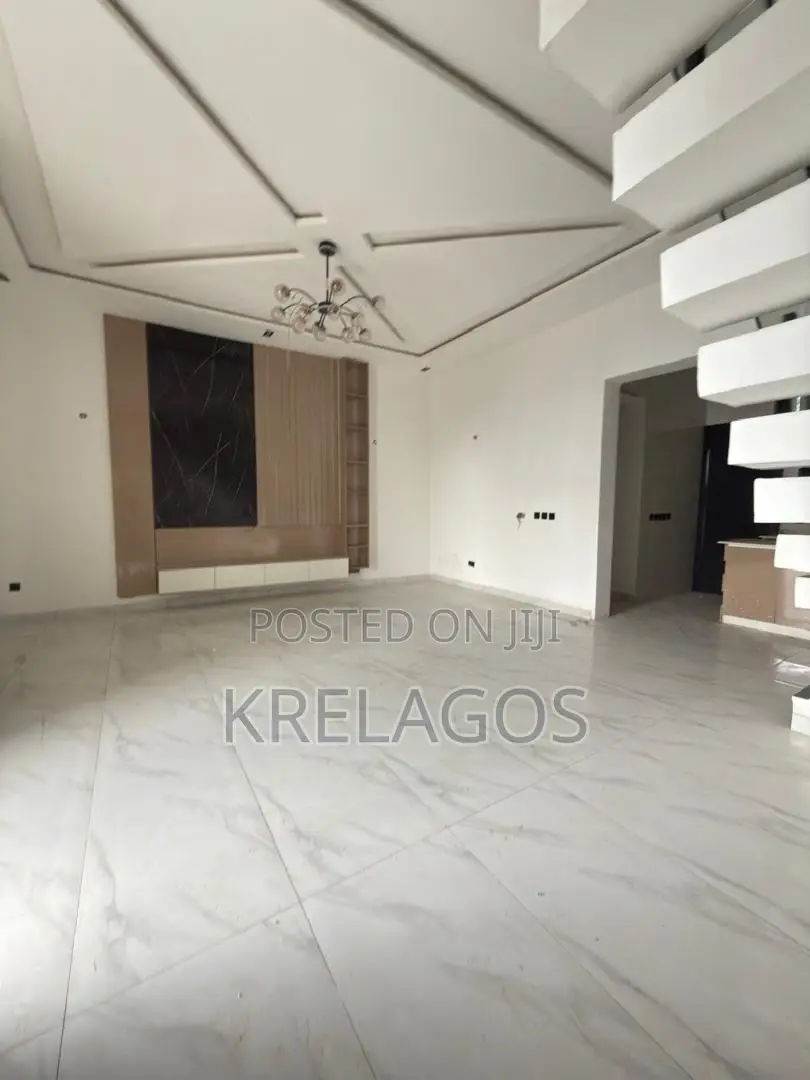 3bdrm Duplex in Ajah, Ikota for sale