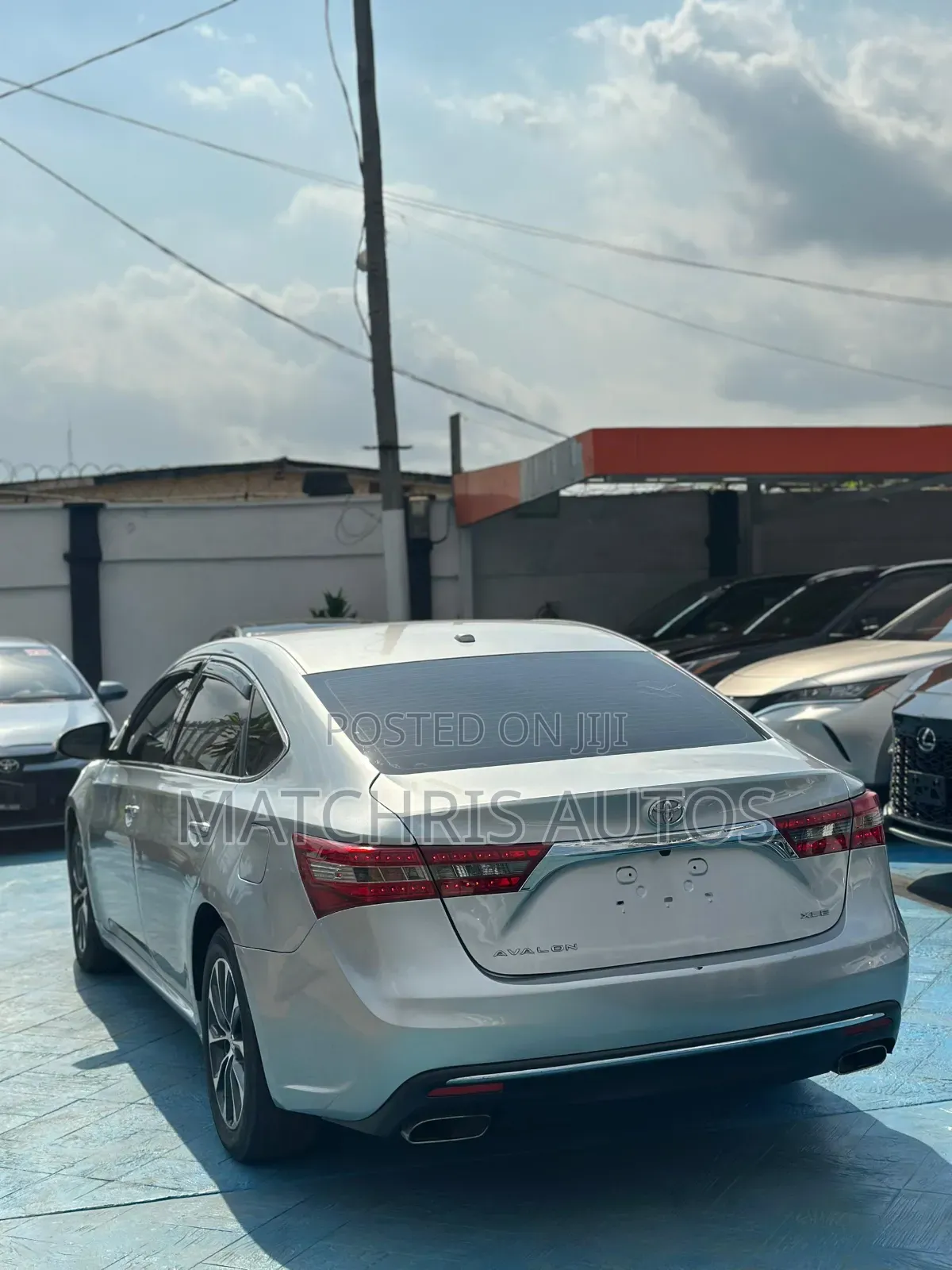 Toyota Avalon XLE FWDSedan (3.6L 6cyl 6A) 2016 Silver