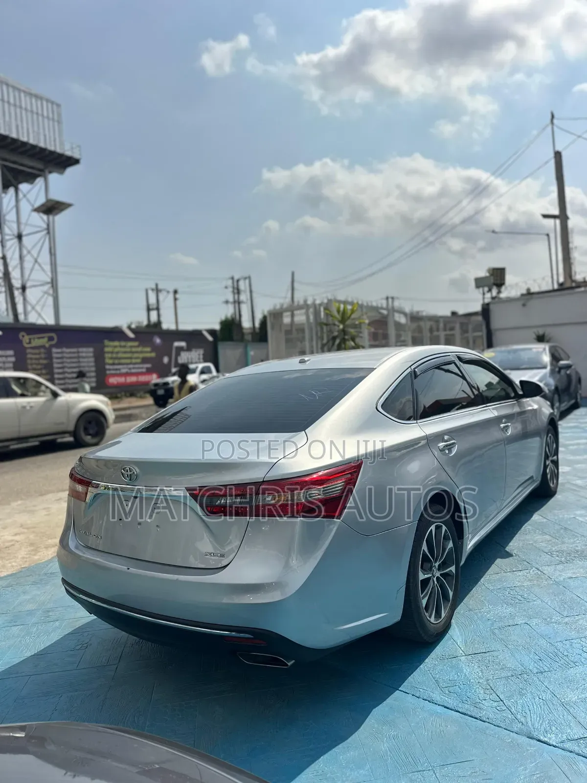 Toyota Avalon XLE FWDSedan (3.6L 6cyl 6A) 2016 Silver