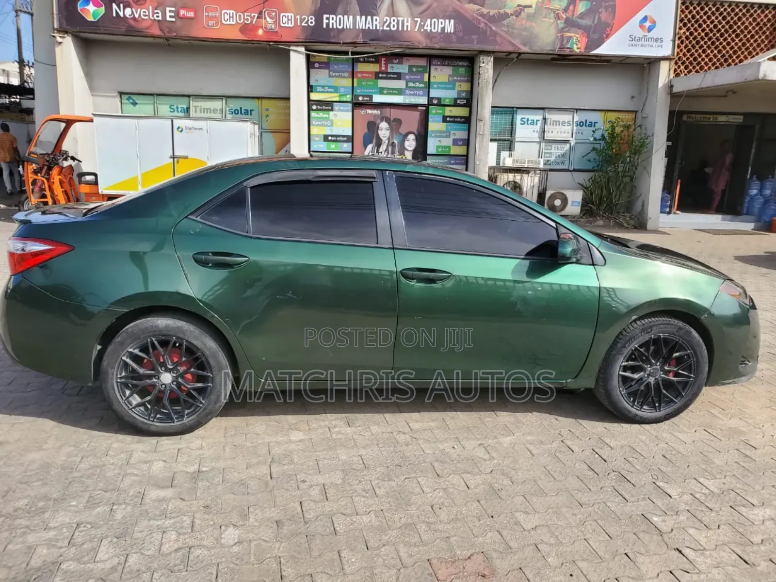 Toyota Corolla LE Eco Premium 4dr Sedan (1.8L 4cyl CVT) 2015 Green