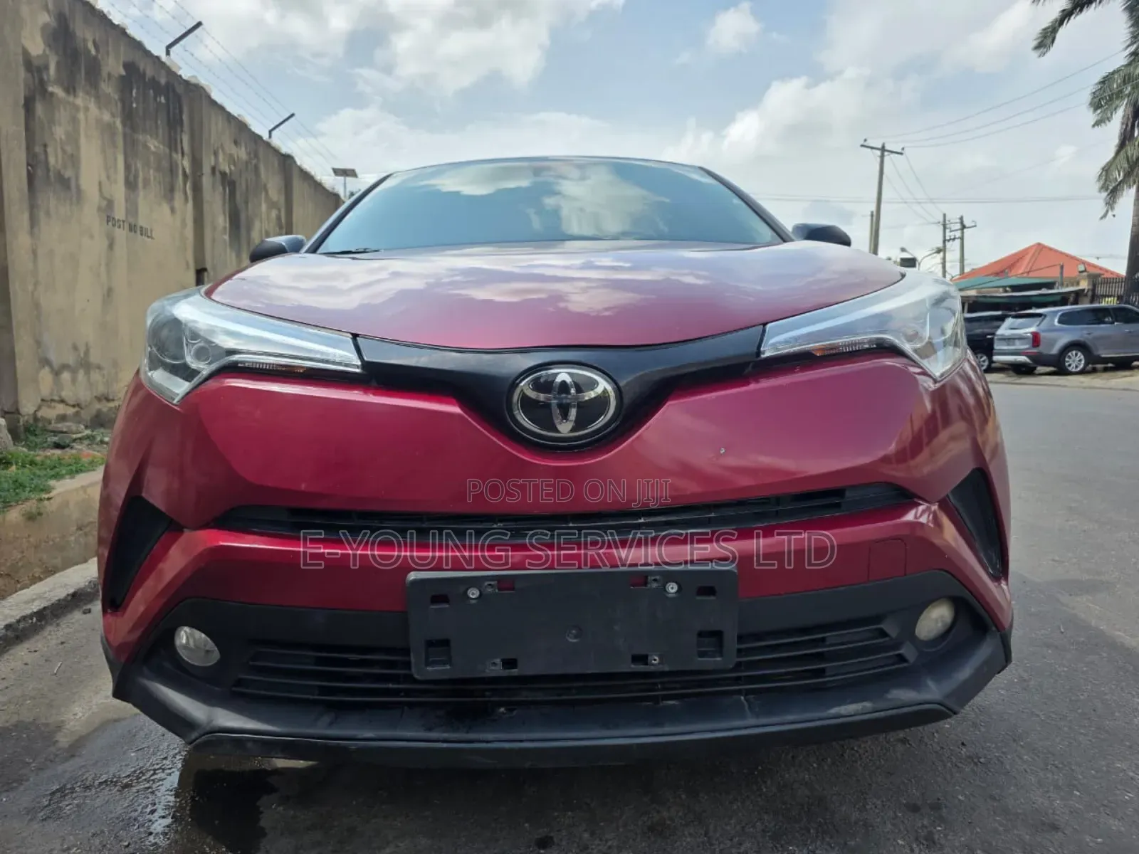 Toyota C-HR XLE FWD Sport Utility (2.0L 4cyl 2AM) 2018 Red