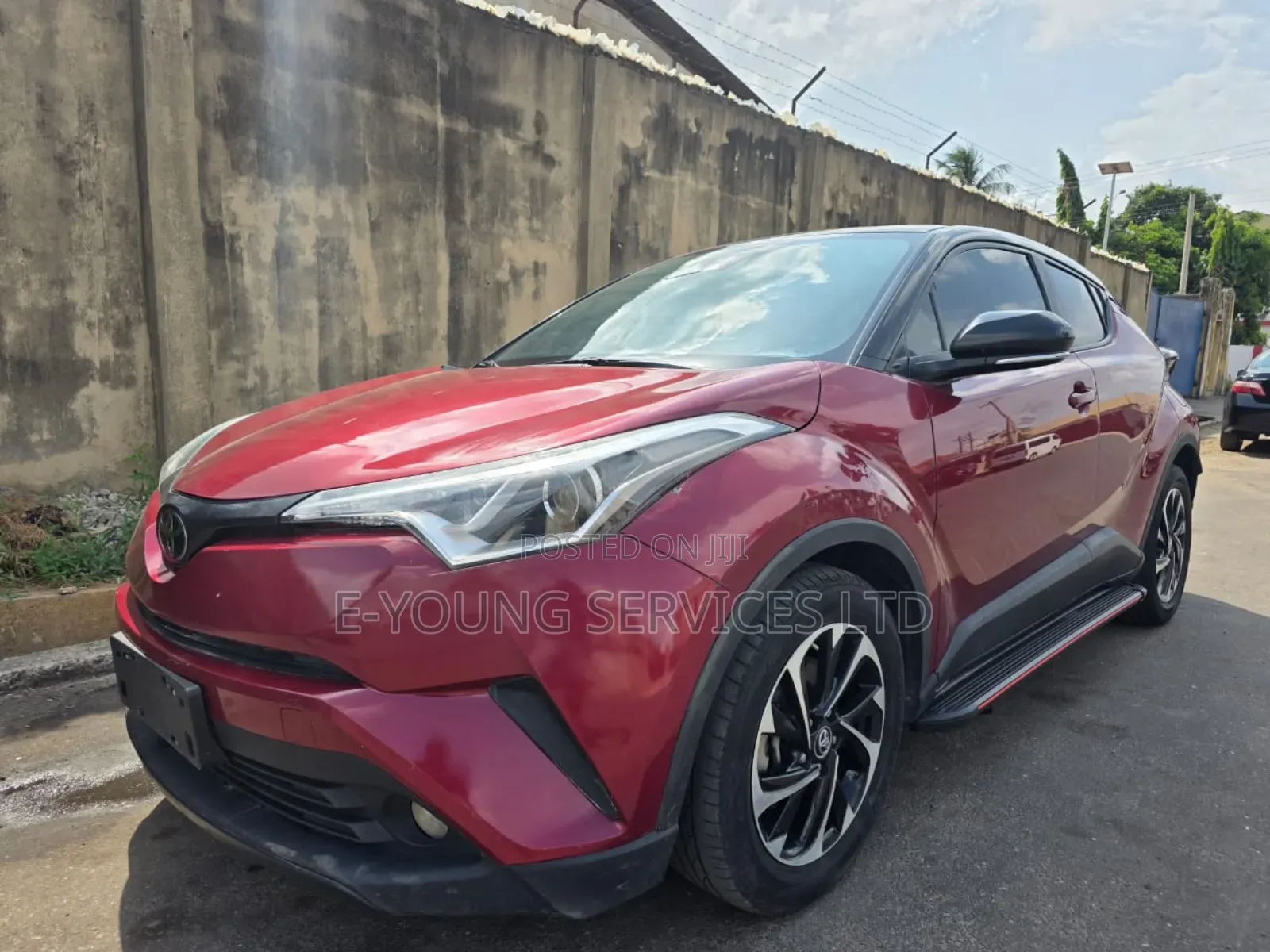Toyota C-HR XLE FWD Sport Utility (2.0L 4cyl 2AM) 2018 Red