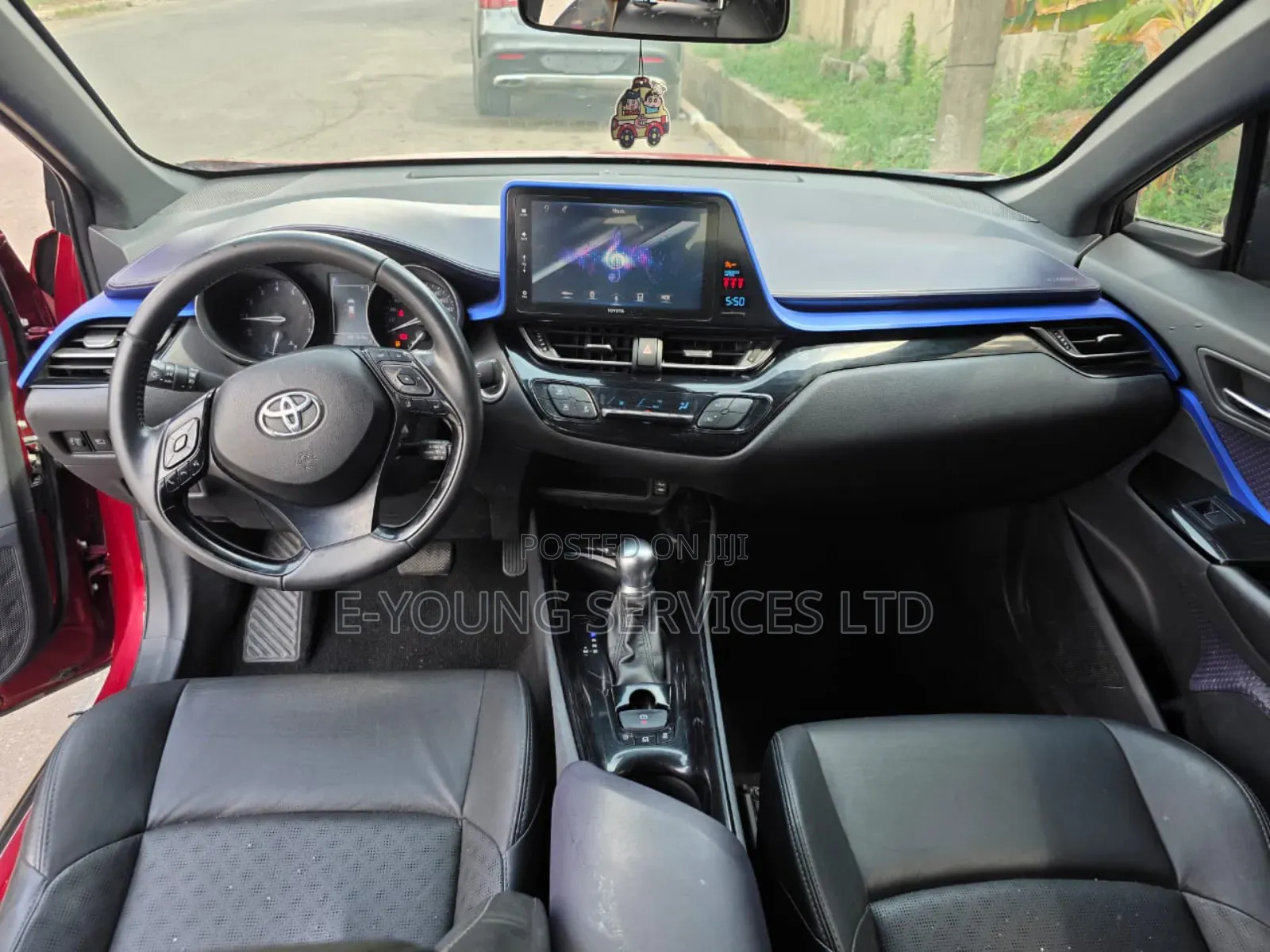 Toyota C-HR XLE FWD Sport Utility (2.0L 4cyl 2AM) 2018 Red
