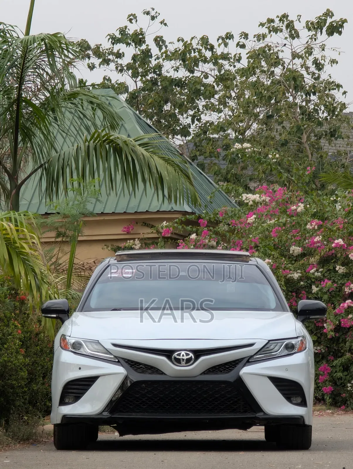 Toyota Camry XSE FWD (2.5L 4cyl 8AM) 2018 White
