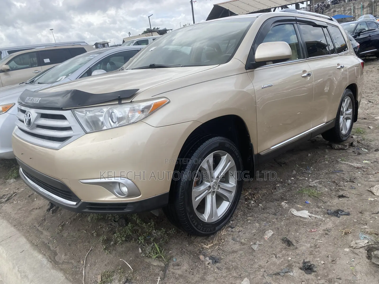 Toyota Highlander Limited 2012 Gold