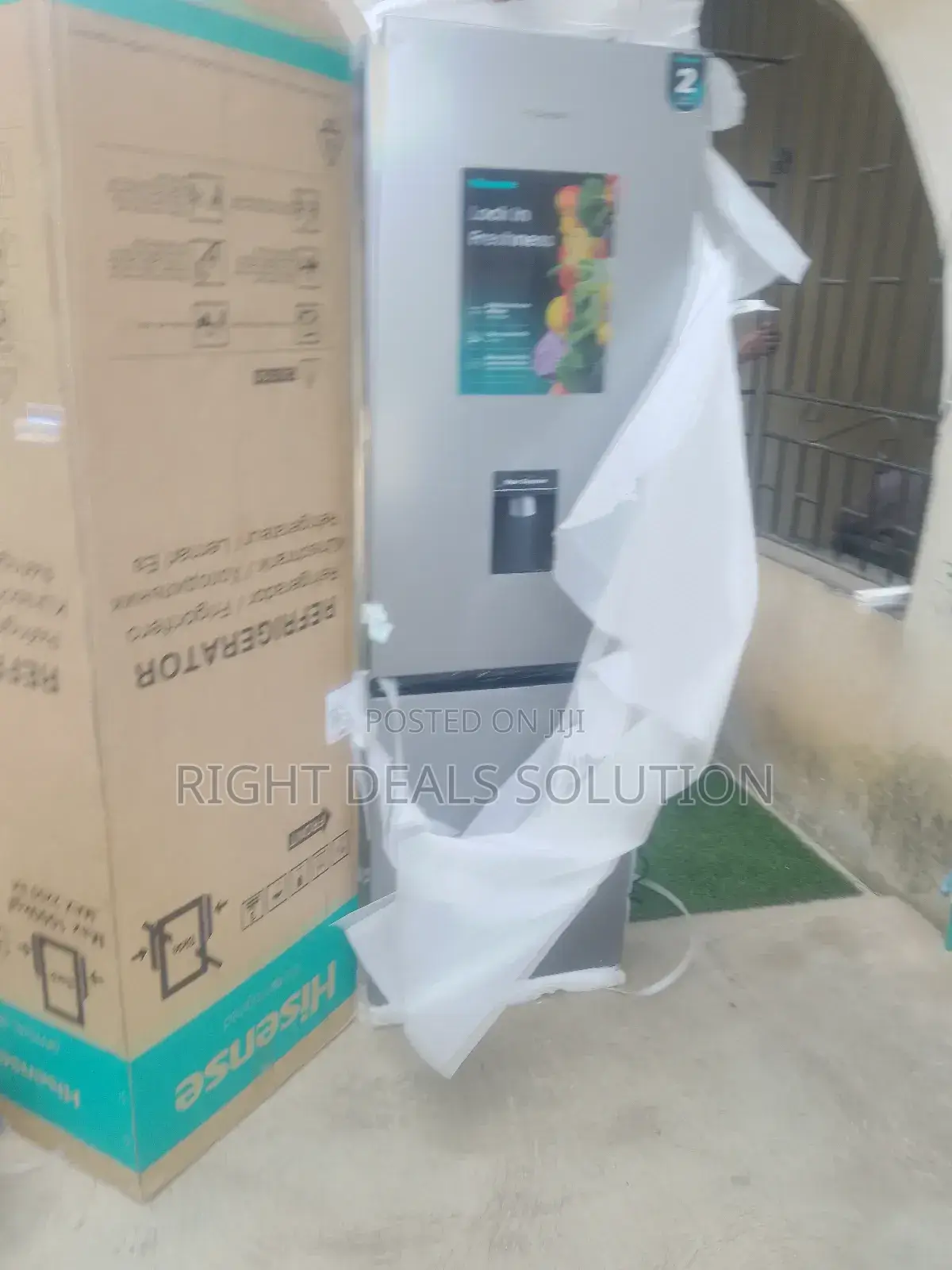 Hisense 264l Bottom Freezer Refrigerator With Water Dispenser