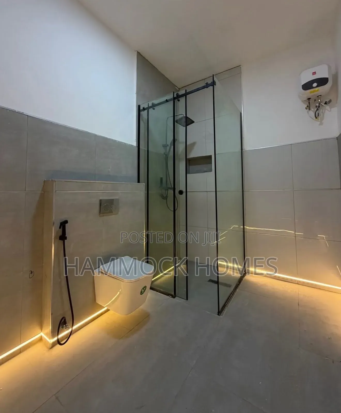 5bdrm Penthouse in Agodi Gra for sale
