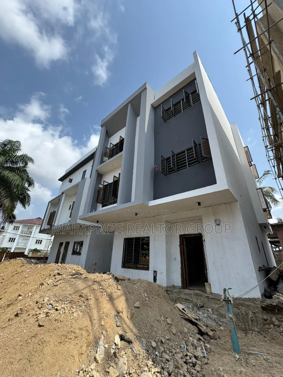4bdrm Apartment in Surulere Lagos, GRA Phase 1 for sale