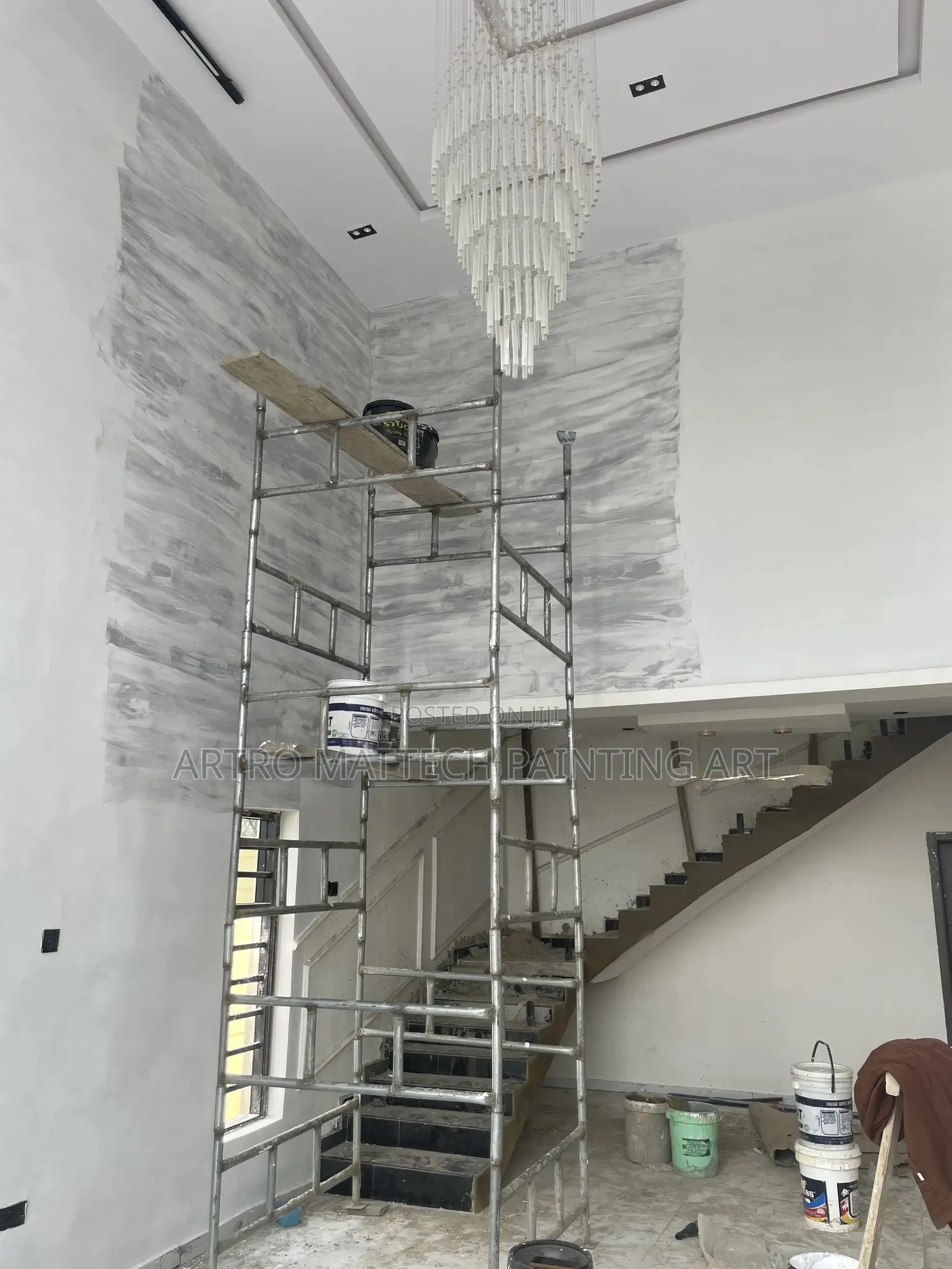 Decorative Glassy Stucco Application for Interior Walls
