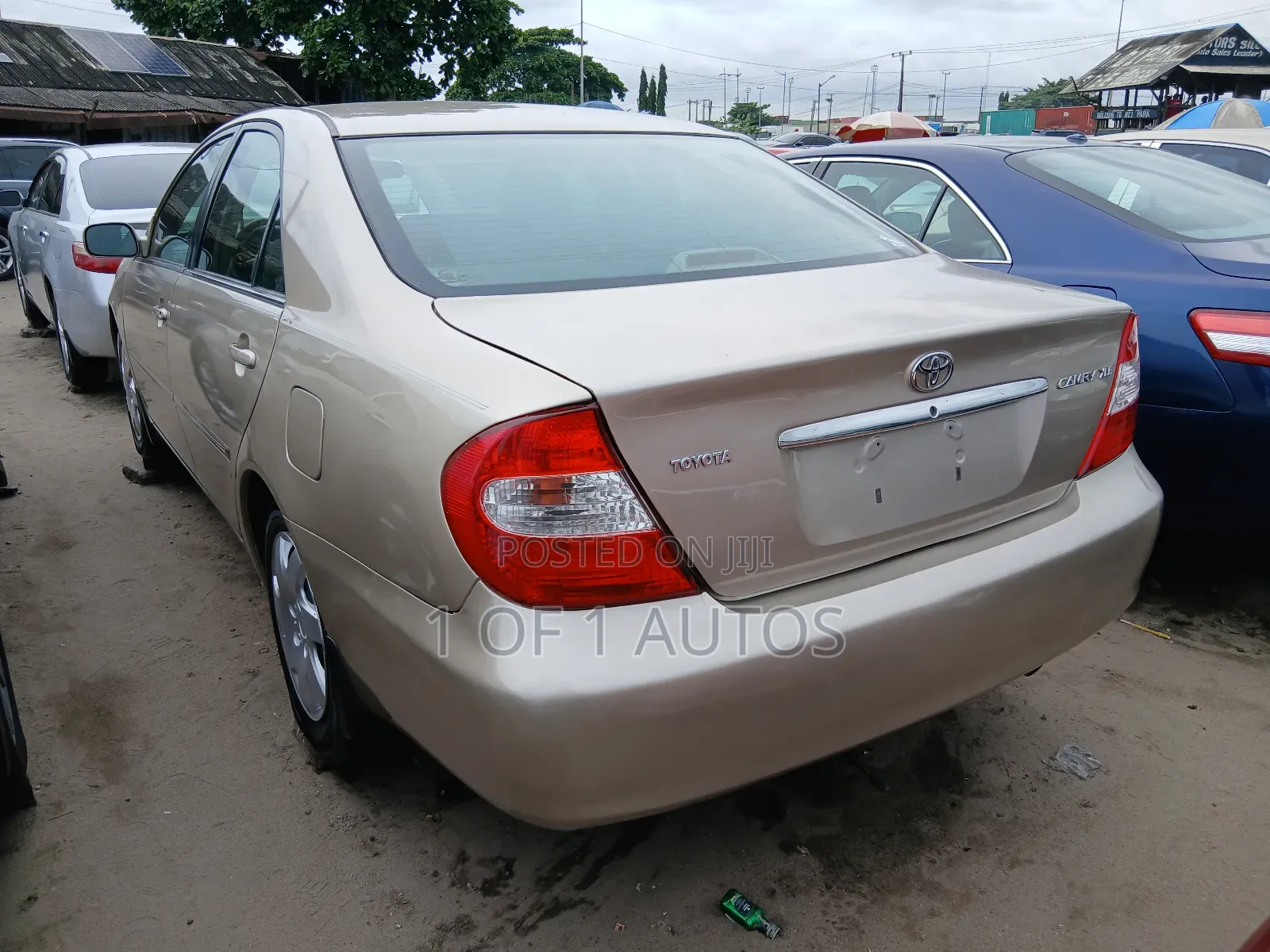 Toyota Camry XLE 4dr Sedan (2.4L 4cyl 4A) 2003 Gold