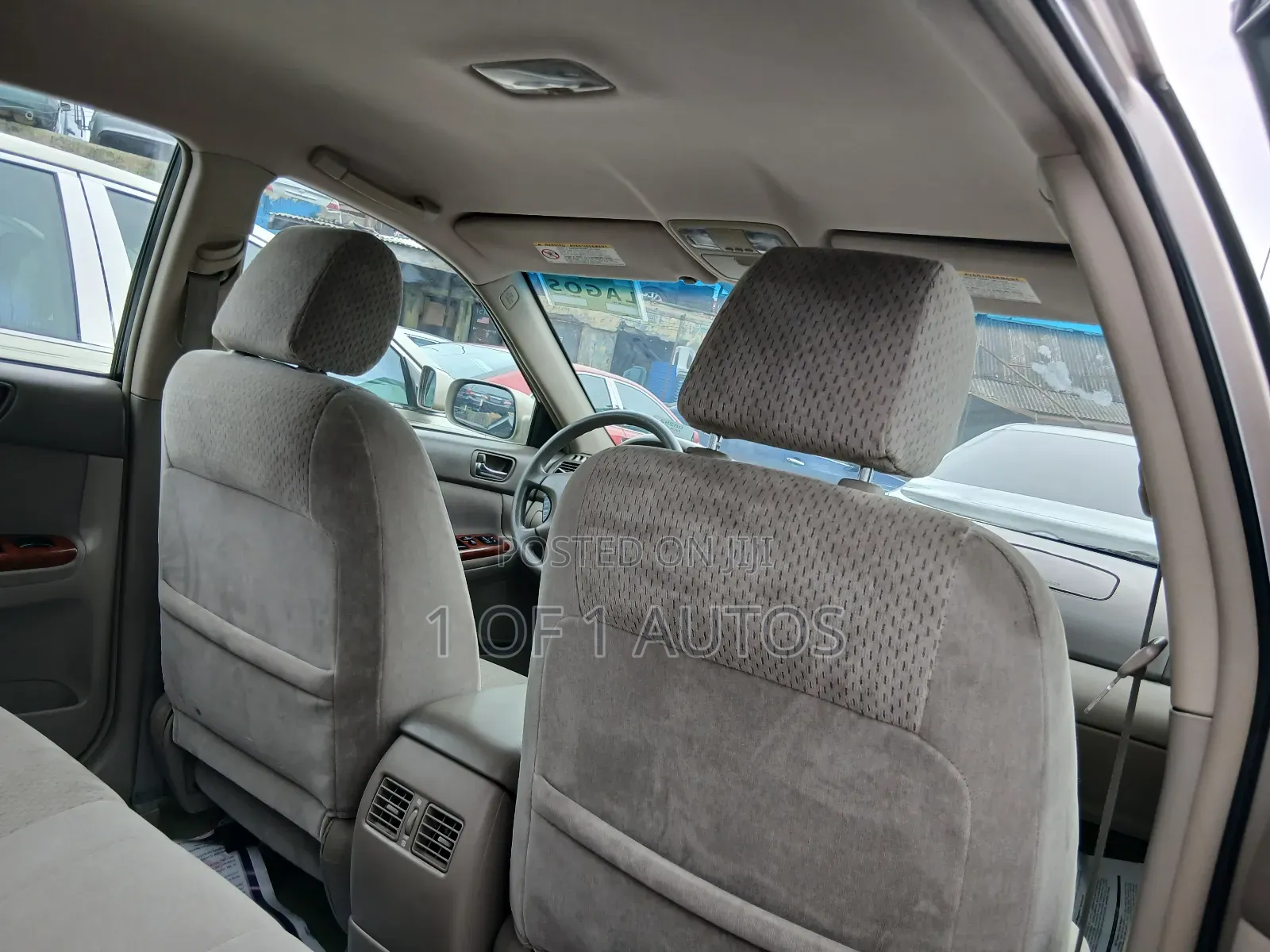 Toyota Camry XLE 4dr Sedan (2.4L 4cyl 4A) 2003 Gold