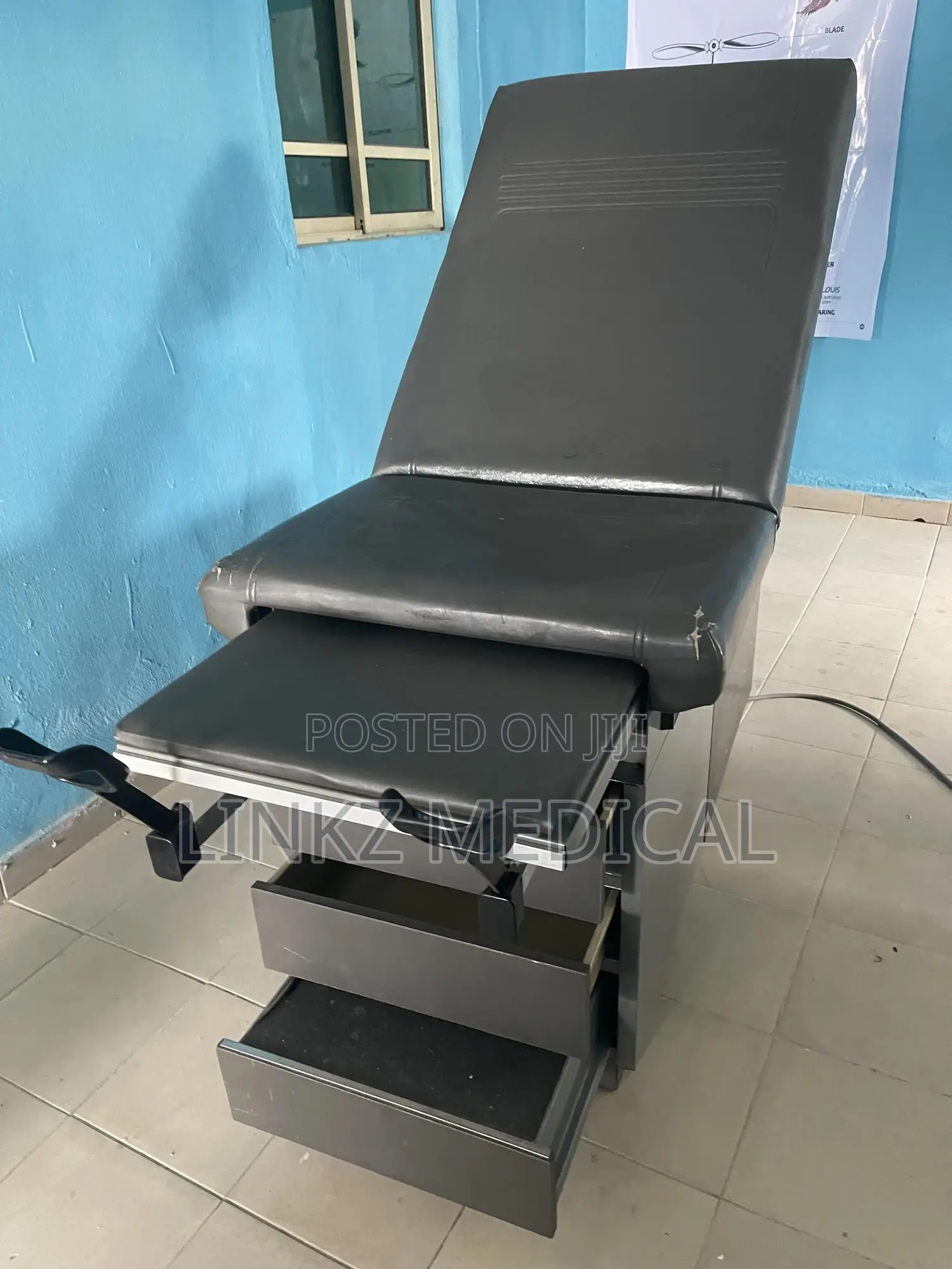Gynecological Examination Couch