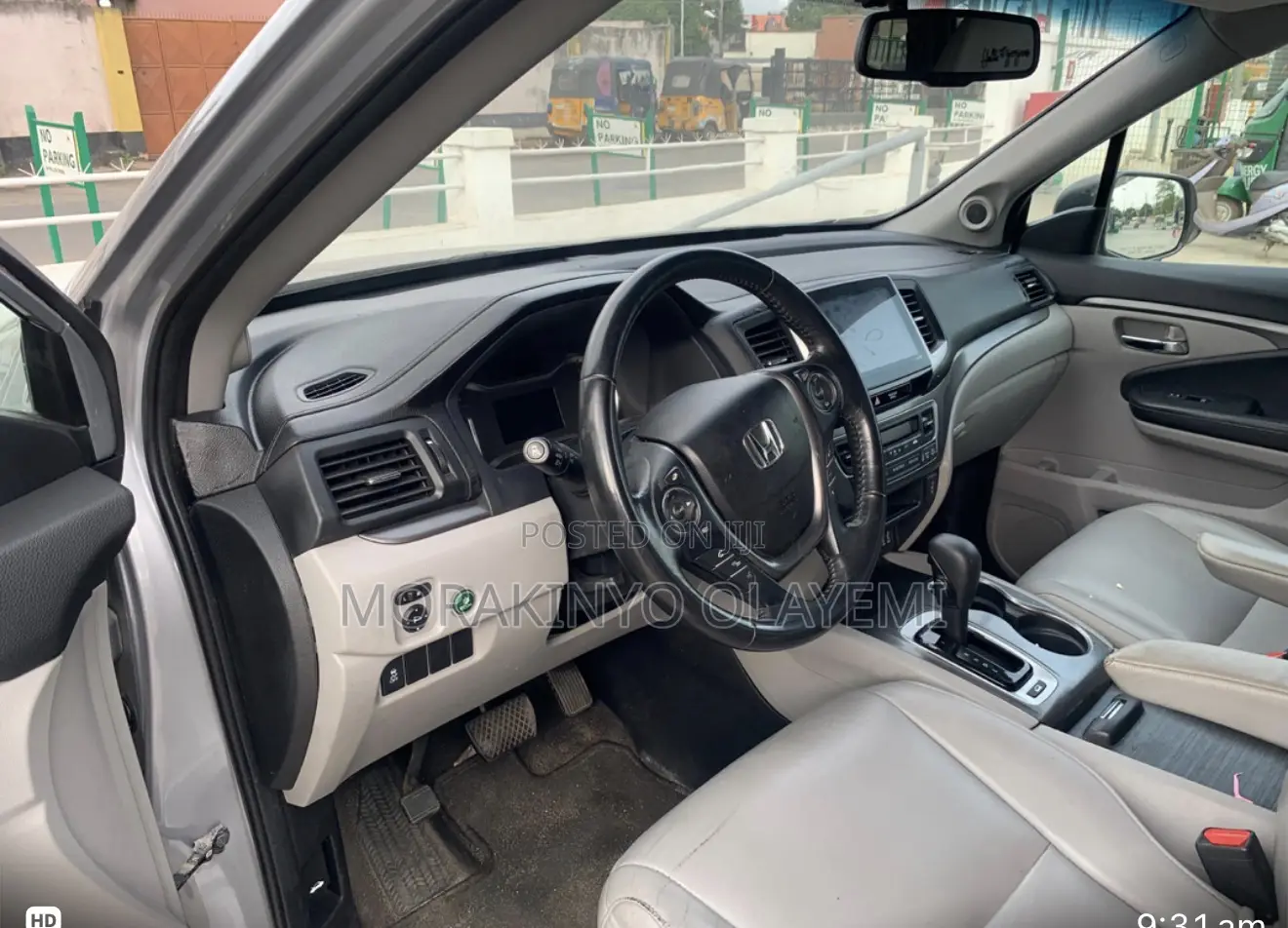 Honda Pilot Touring 4dr SUV (3.5L 6cyl 9A) 2017 Silver