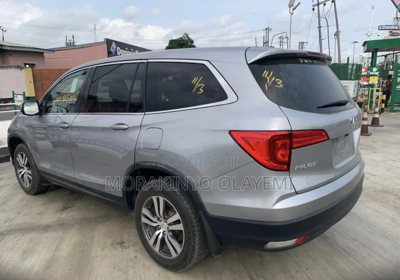 Honda Pilot Touring 4dr SUV (3.5L 6cyl 9A) 2017 Silver