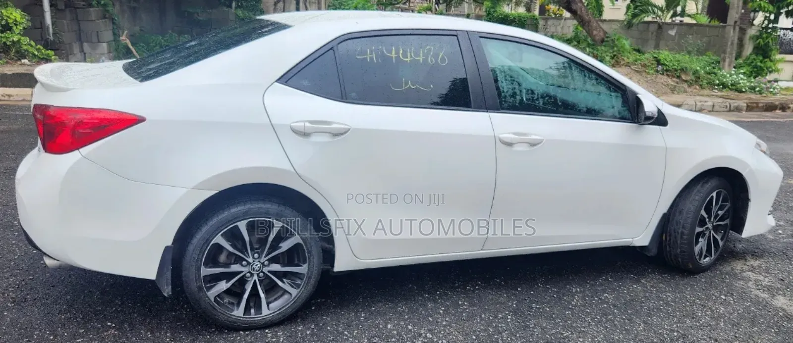 Toyota Corolla SE Special Edition 4dr Sedan (1.8L 4cyl CVT) 2017 White