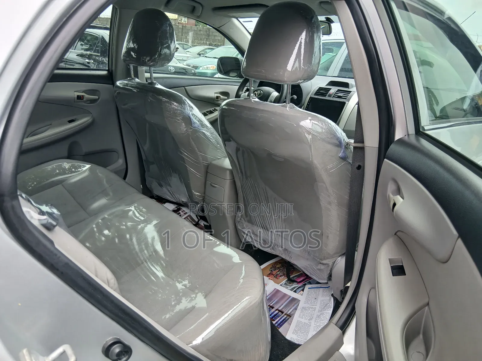 Toyota Corolla LE 4dr Sedan (1.8L 4cyl 4A) 2013 Silver