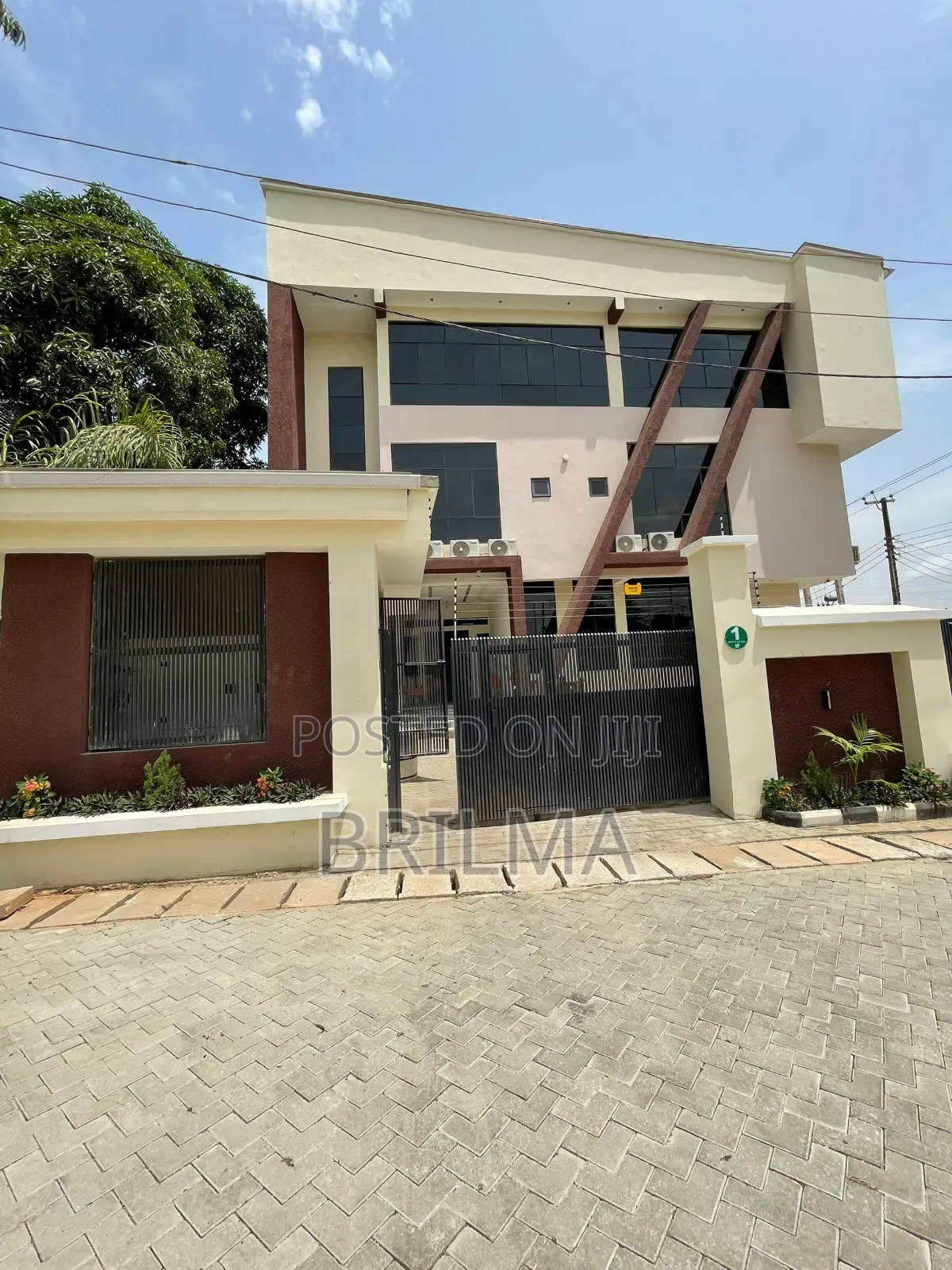7 Bedroom Office Space in Wuse Zone 3 for Rent