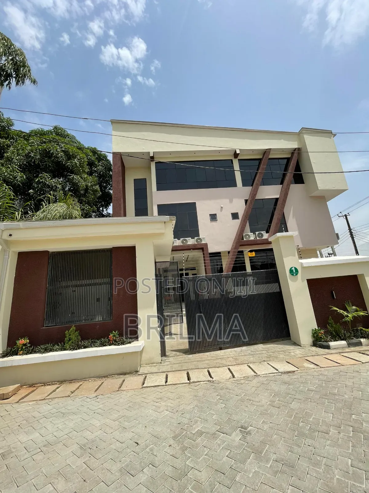 7 Bedroom Office Space in Wuse Zone 3 for Rent