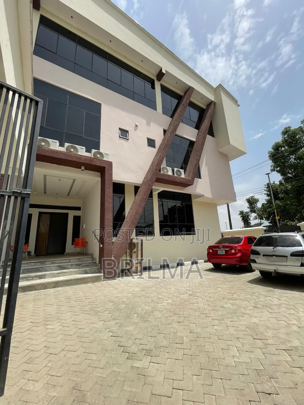 7 Bedroom Office Space in Wuse Zone 3 for Rent