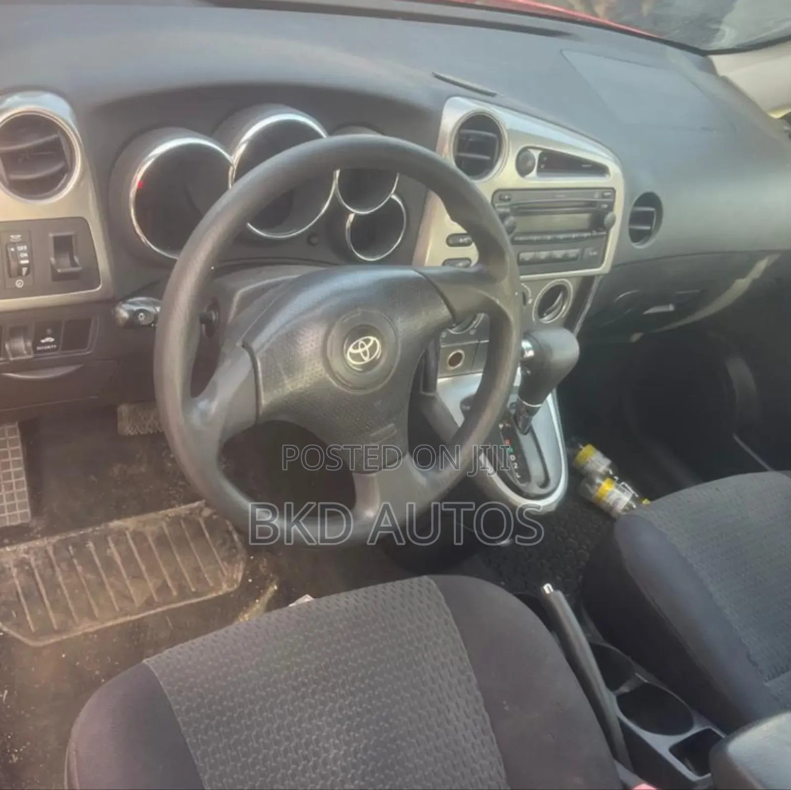Toyota Matrix Hatchback FWD (1.8L 4cyl 5M) 2005 Red