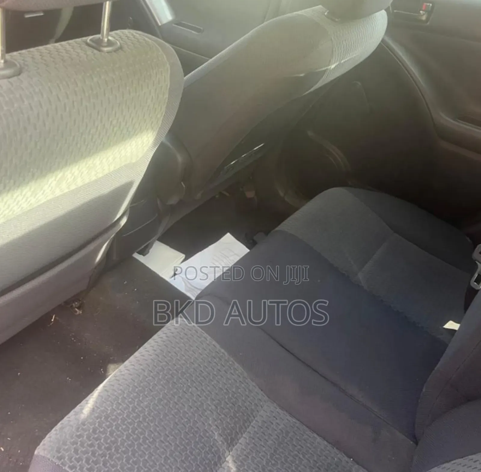 Toyota Matrix Hatchback FWD (1.8L 4cyl 5M) 2005 Red