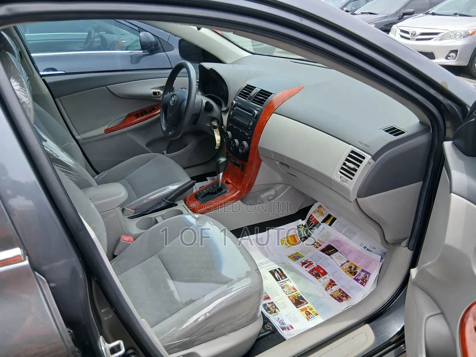 Toyota Corolla LE 4dr Sedan (1.8L 4cyl 4A) 2010 Gray