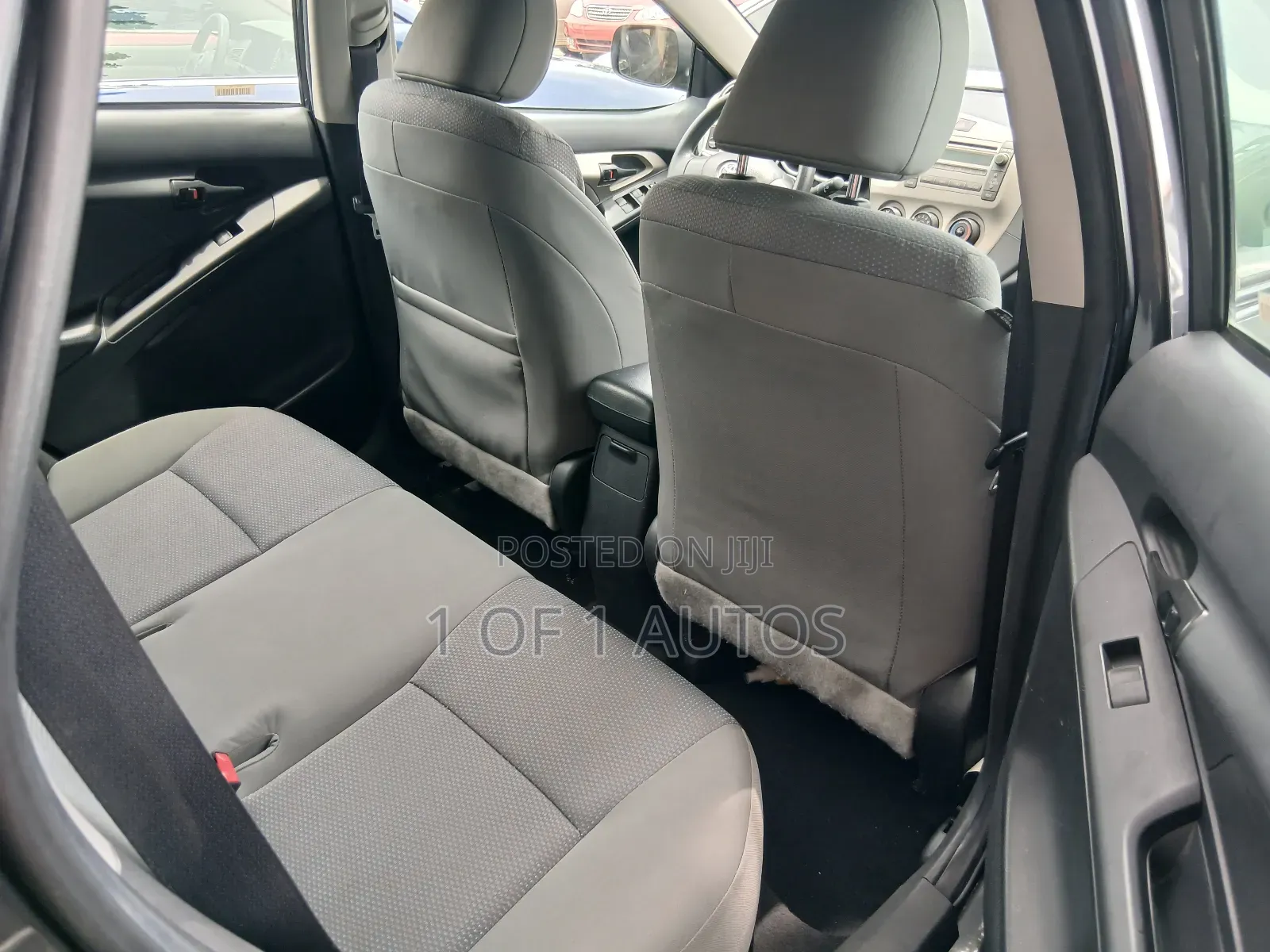 Toyota Matrix S Hatchback FWD (2.4L 4cyl 5A) 2009 Gray
