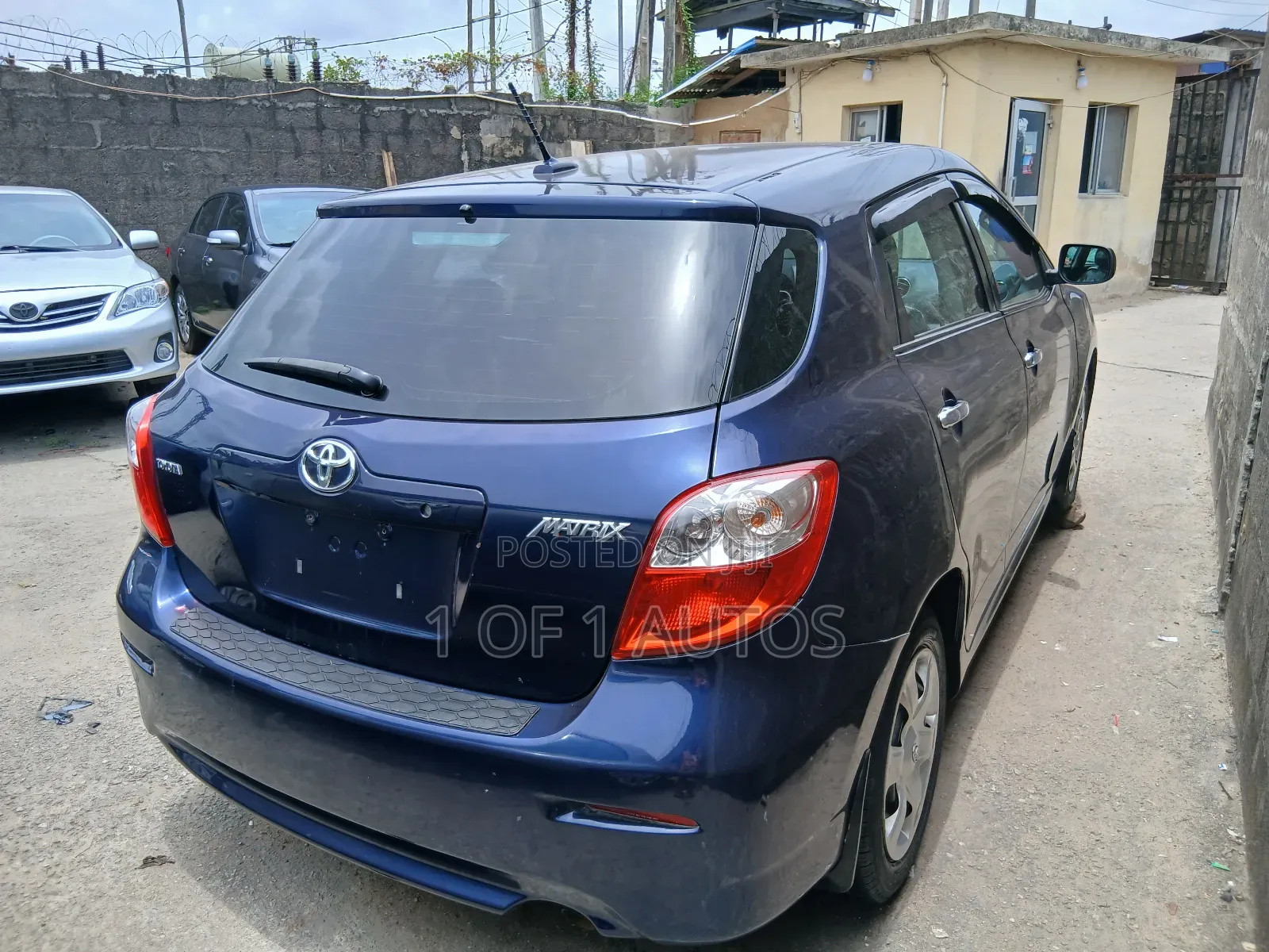 Toyota Matrix Hatchback FWD (1.8L 4cyl 5M) 2010 Blue