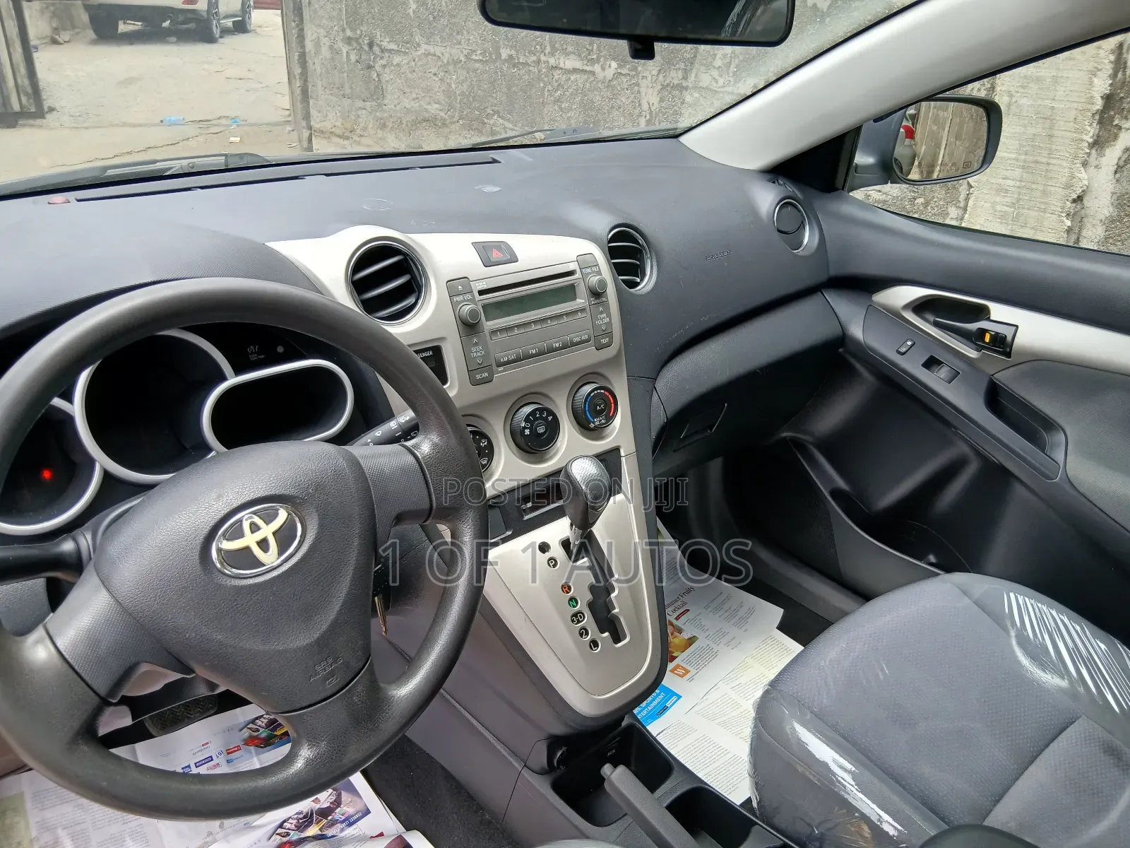 Toyota Matrix Hatchback FWD (1.8L 4cyl 5M) 2010 Blue