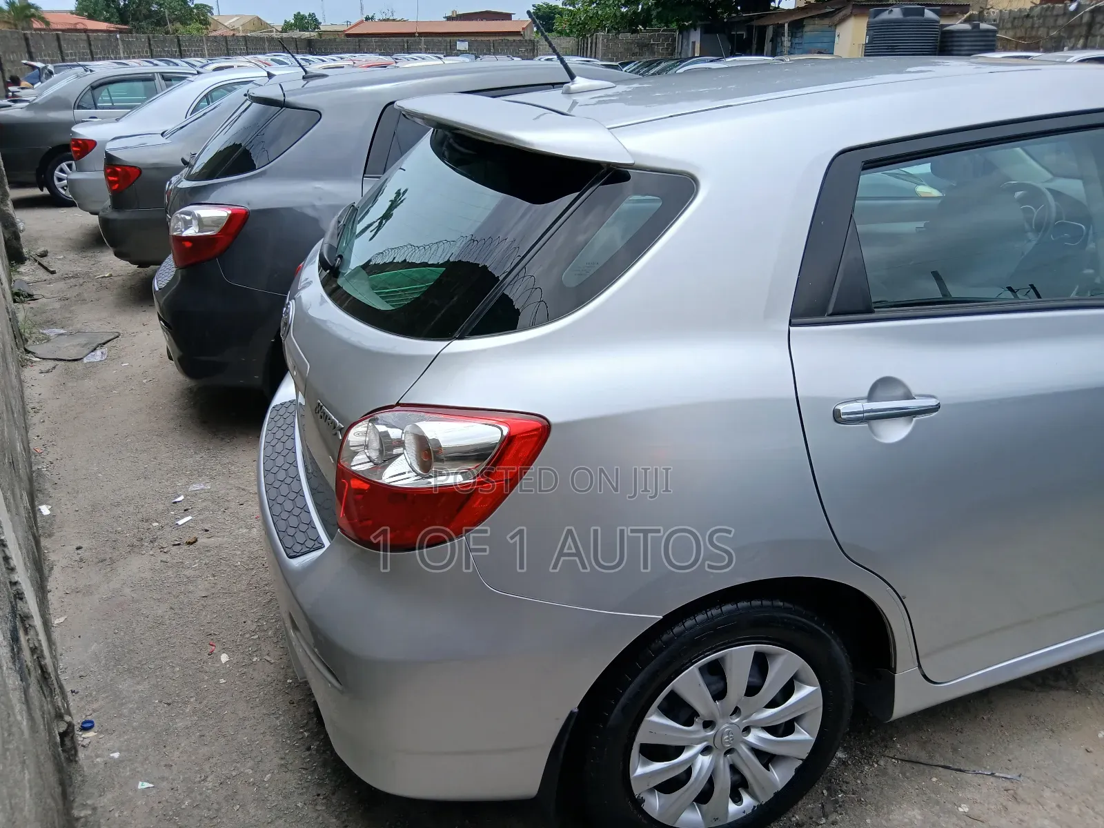 Toyota Matrix S Hatchback FWD (2.4L 4cyl 5A) 2010 Silver