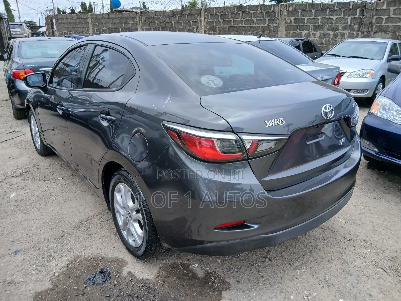 Toyota Yaris iA 1.5 FWD 2019 Gray