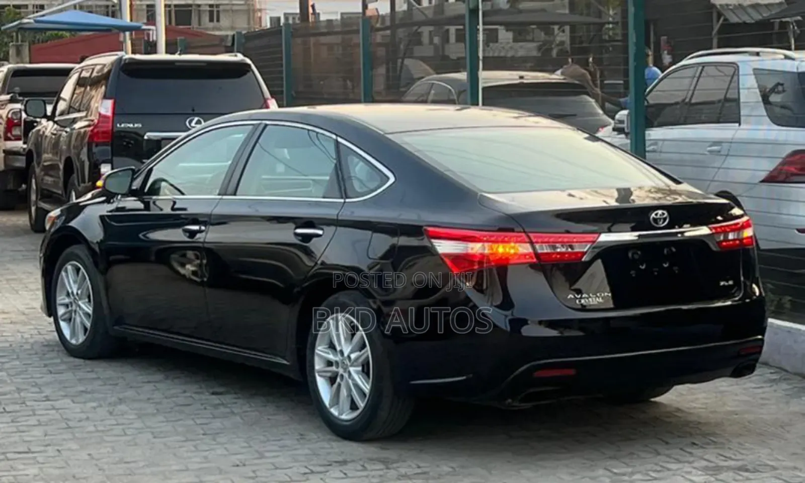 Toyota Avalon XLE 4dr Sedan (3.5L 6cyl 6A) 2014 Black