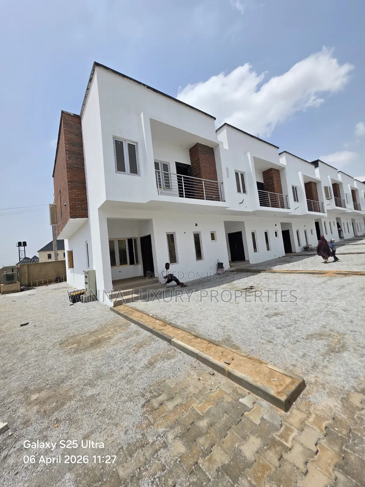 3bdrm Townhouse/Terrace in Esther Court, Lugbe District for Sale