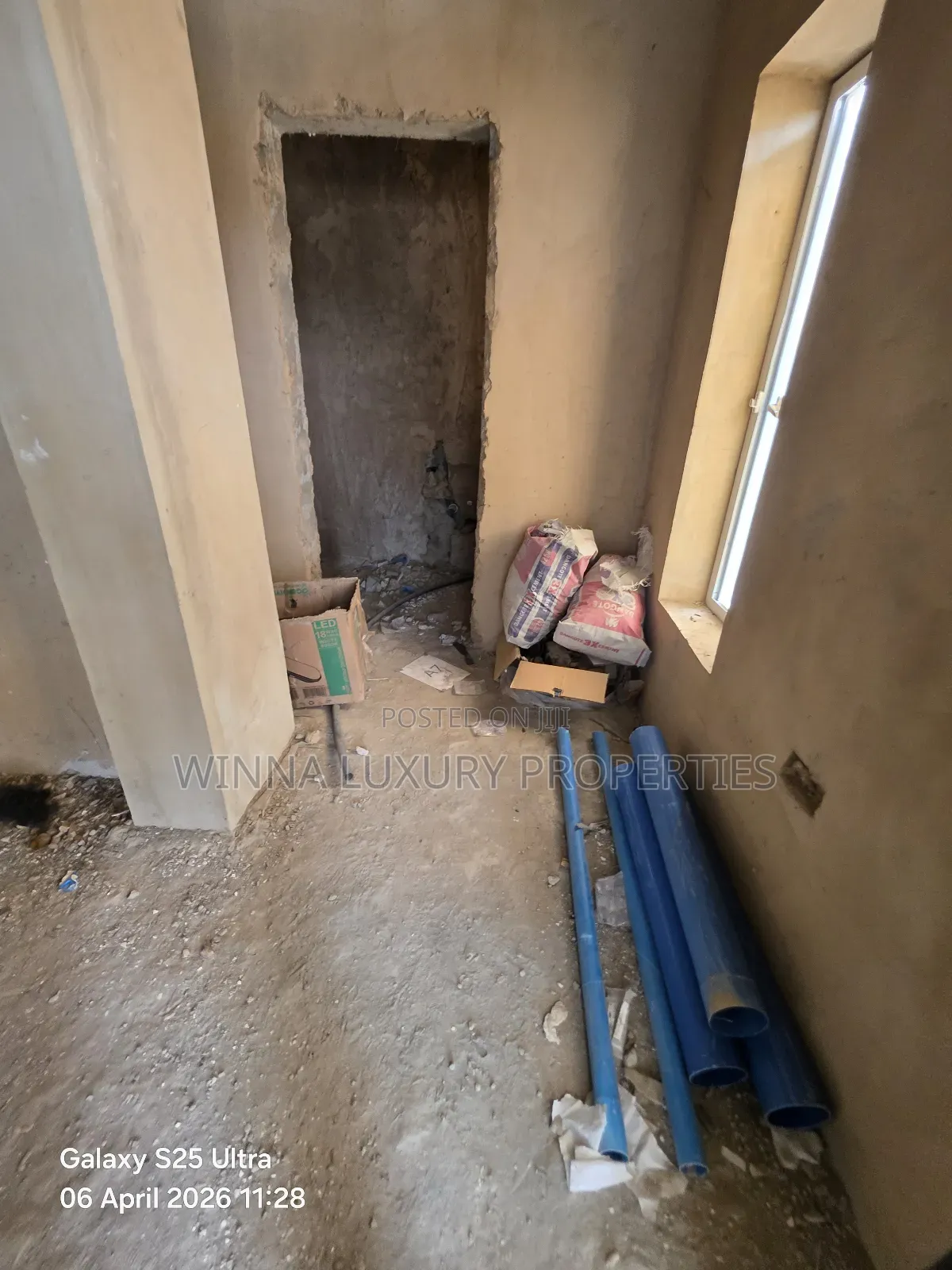 3bdrm Townhouse/Terrace in Esther Court, Lugbe District for Sale