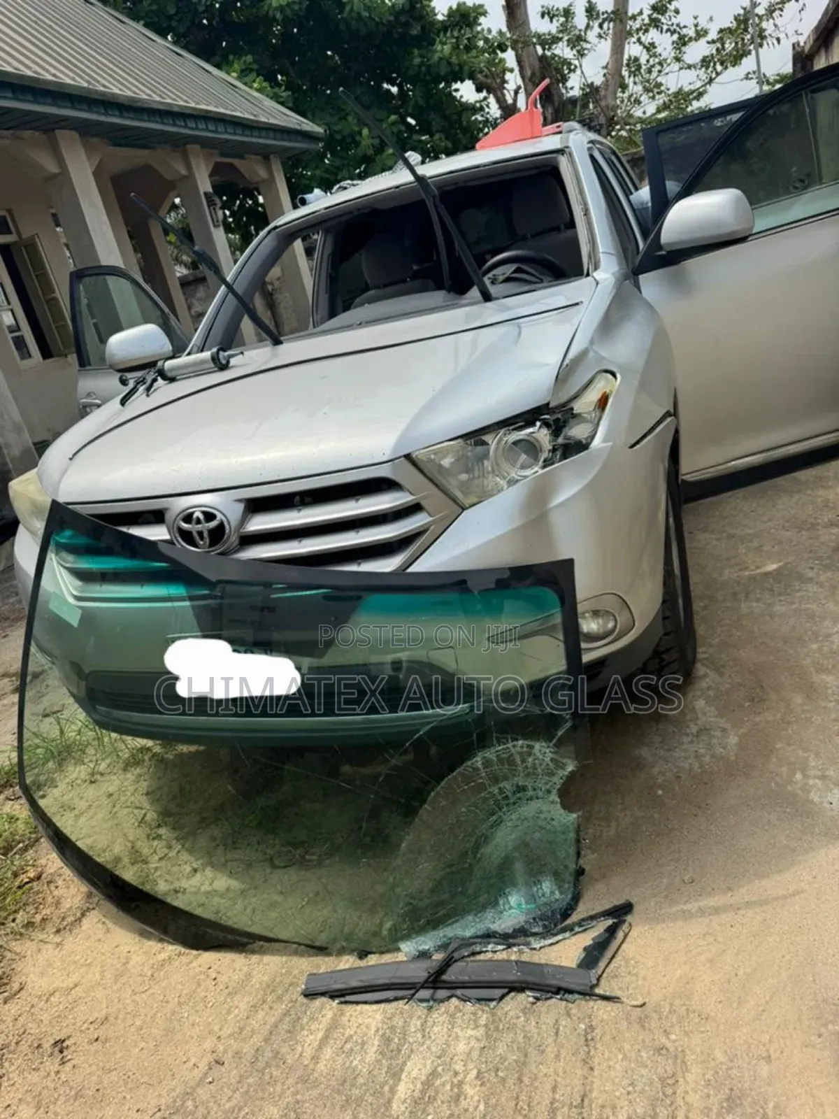 Toyota Highlander 2010 Windscreen Glass Available at Chimatex