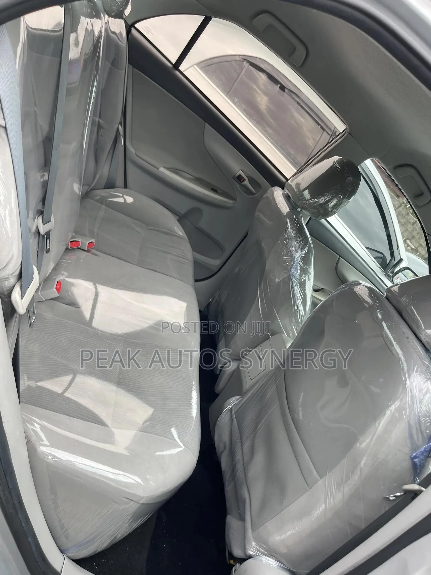 Toyota Corolla LE 4dr Sedan (1.8L 4cyl 4A) 2013 Silver