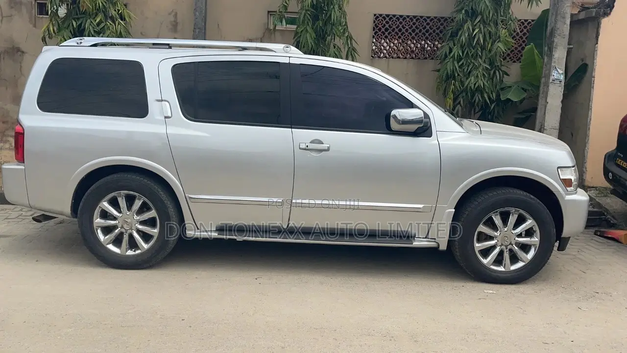 Infiniti QX56 2010 Silver