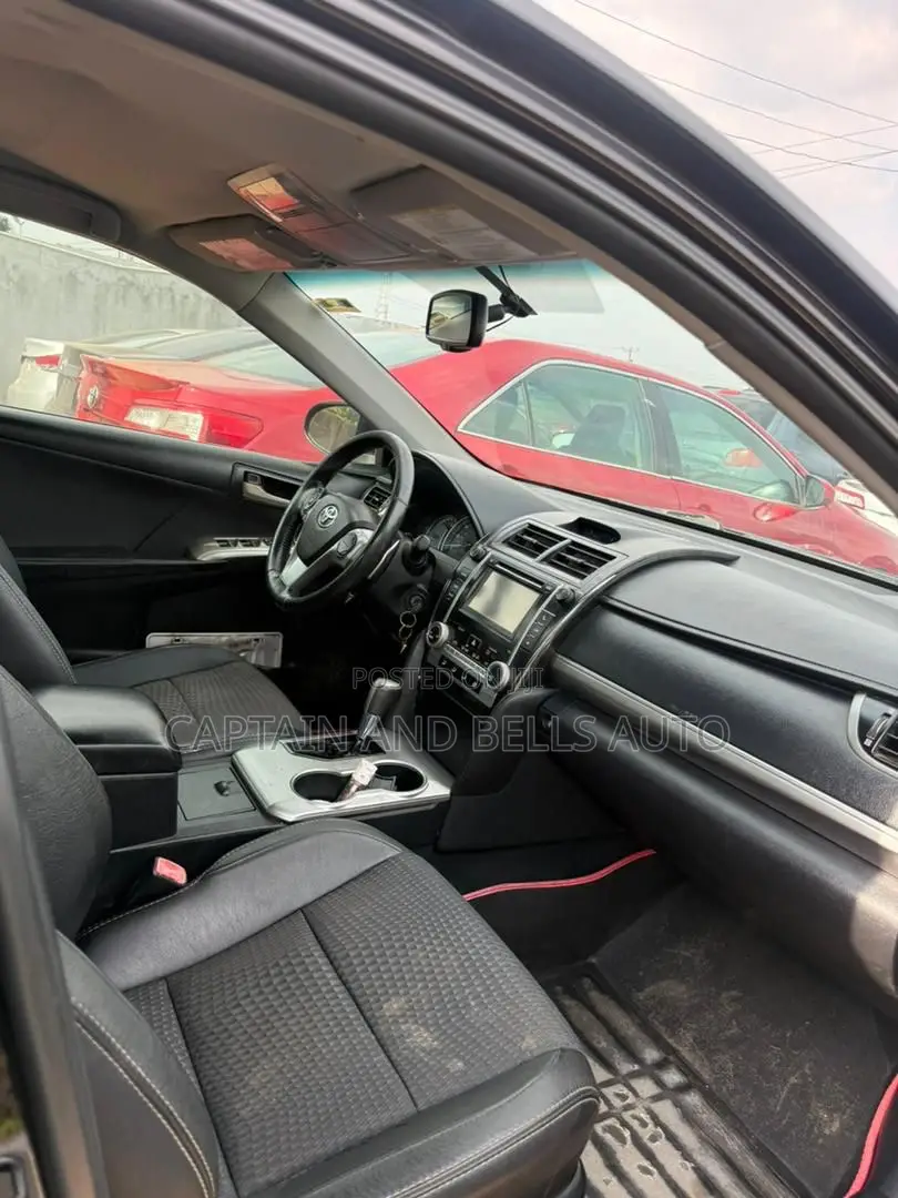 Toyota Camry SE 4dr Sedan (2.5L 4cyl 6A) 2013 Black