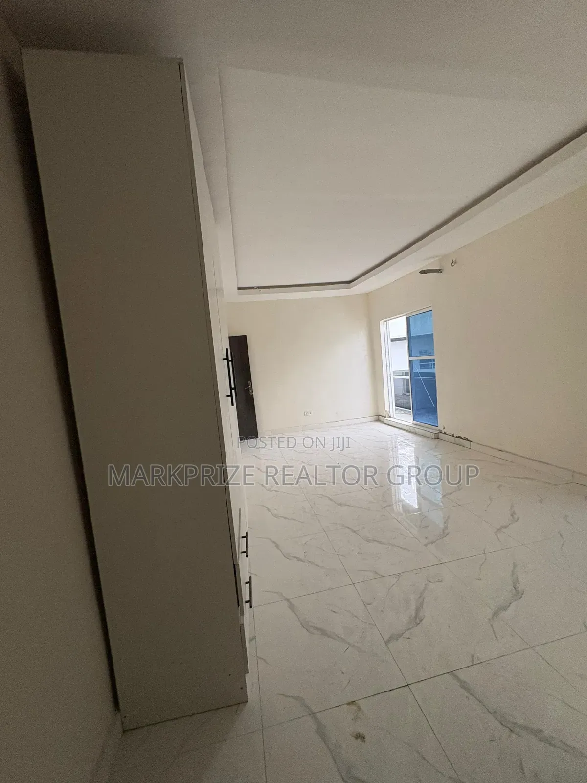 Furnished 2bdrm Penthouse in Ikota, Lekki Lagos for sale