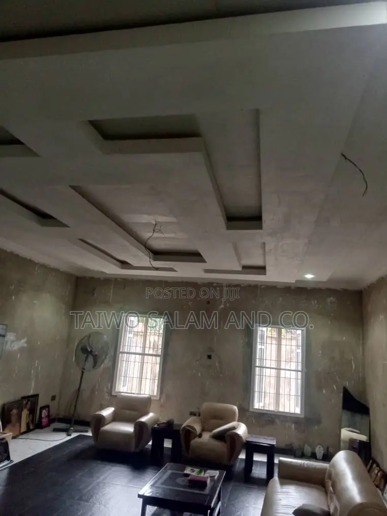 3bdrm Duplex in Alalubosa for sale