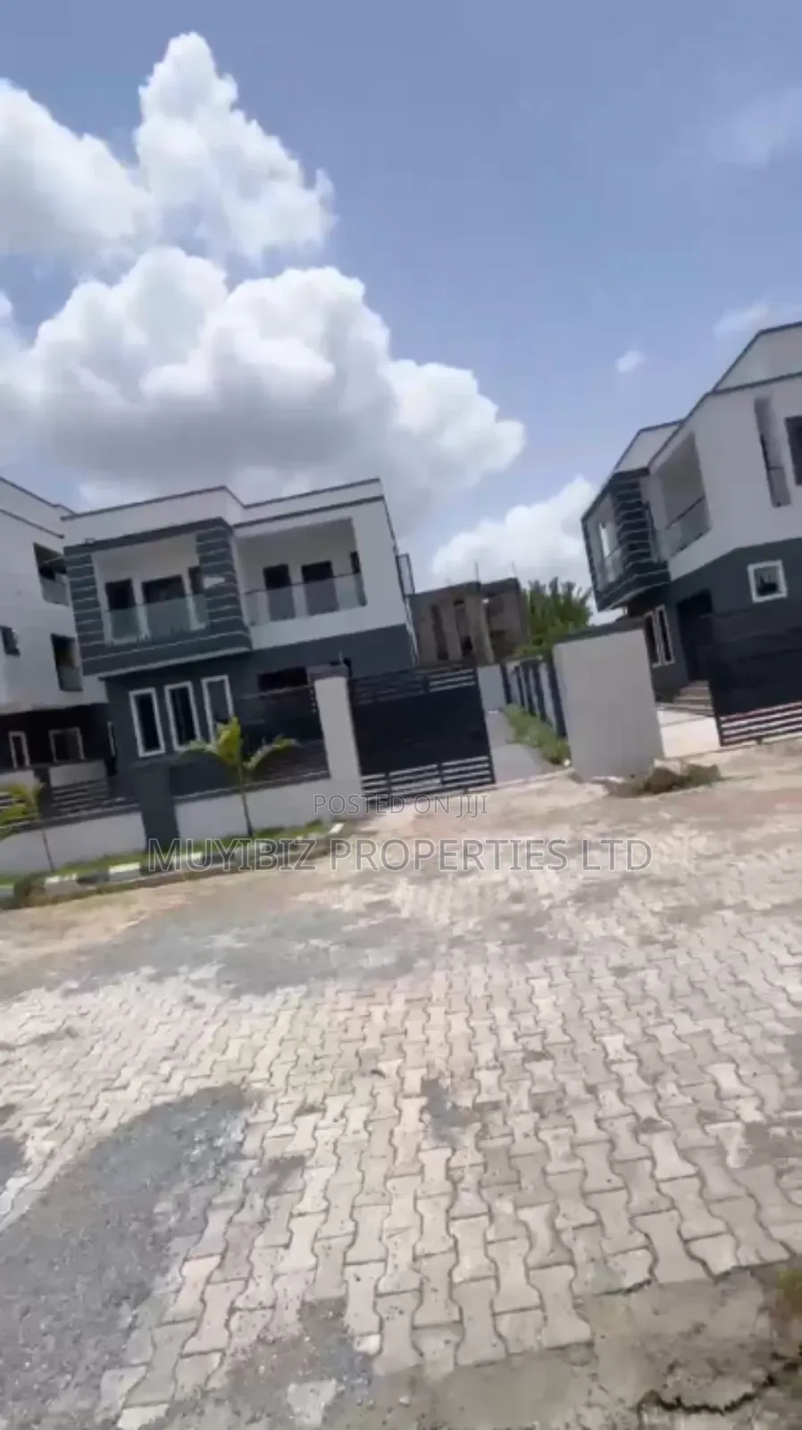 3bdrm Duplex in Ring Road for sale