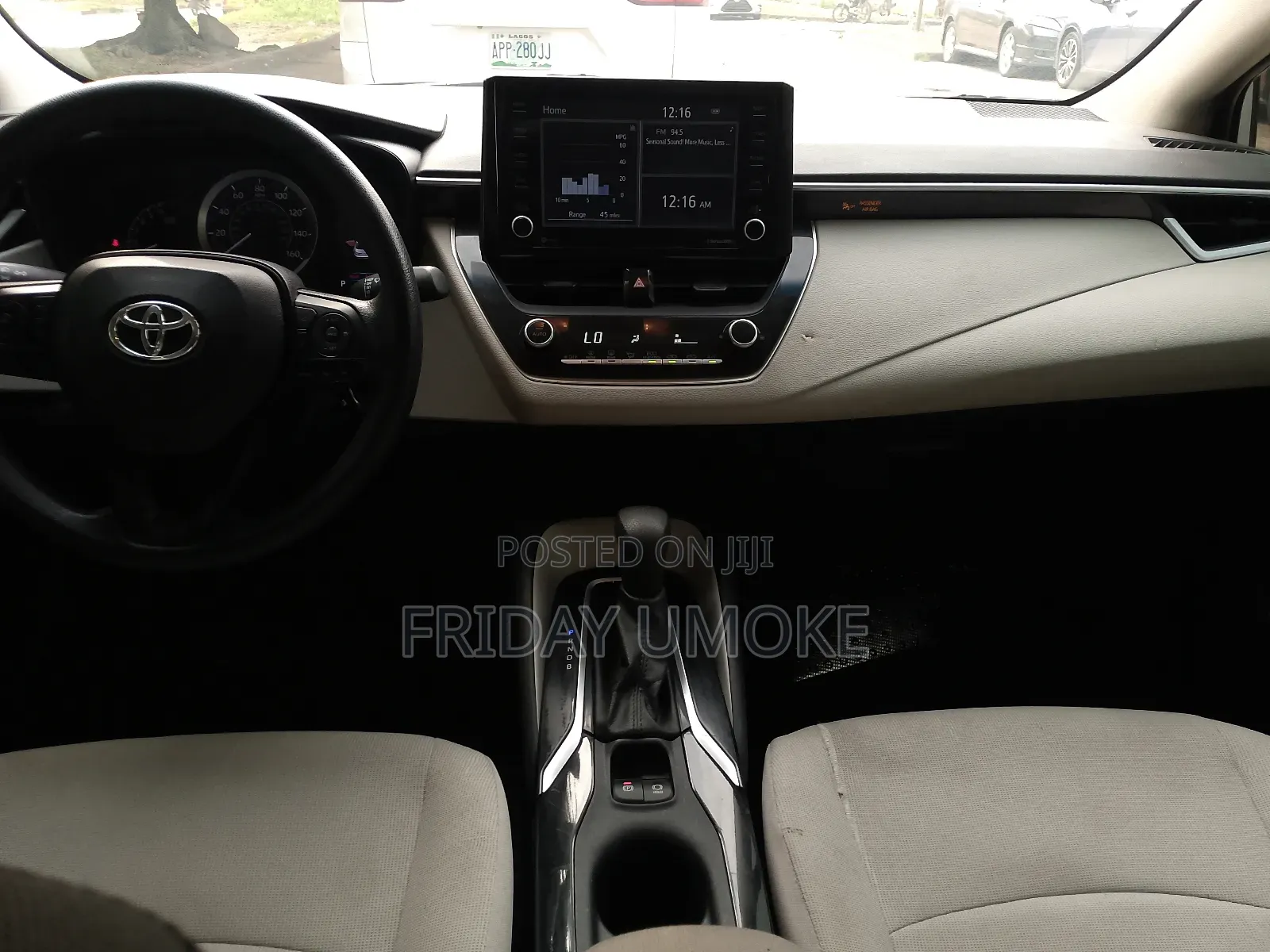 Toyota Corolla LE 2022 Silver