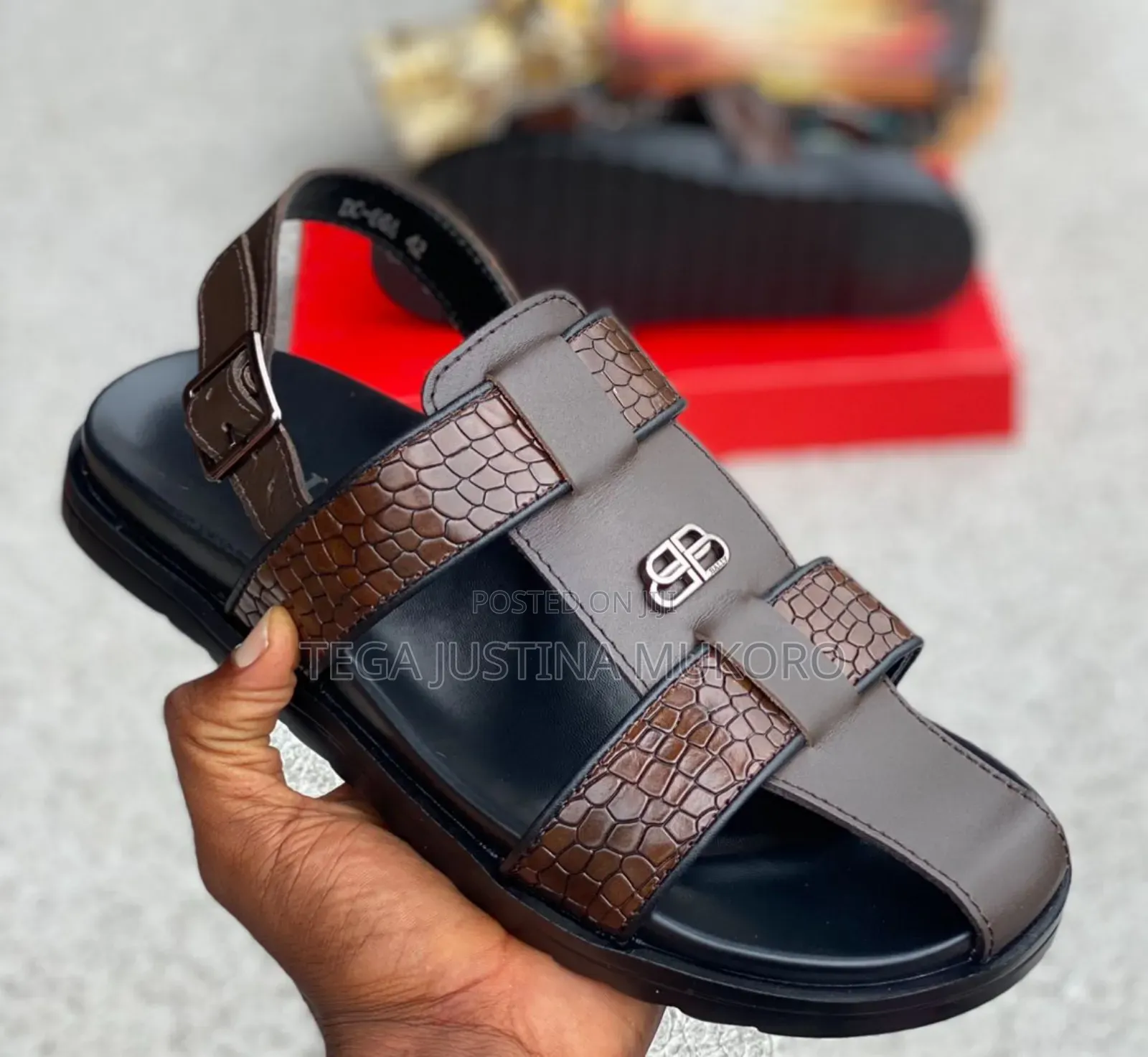 Latest Design Men's Buckle Closure Sandals
