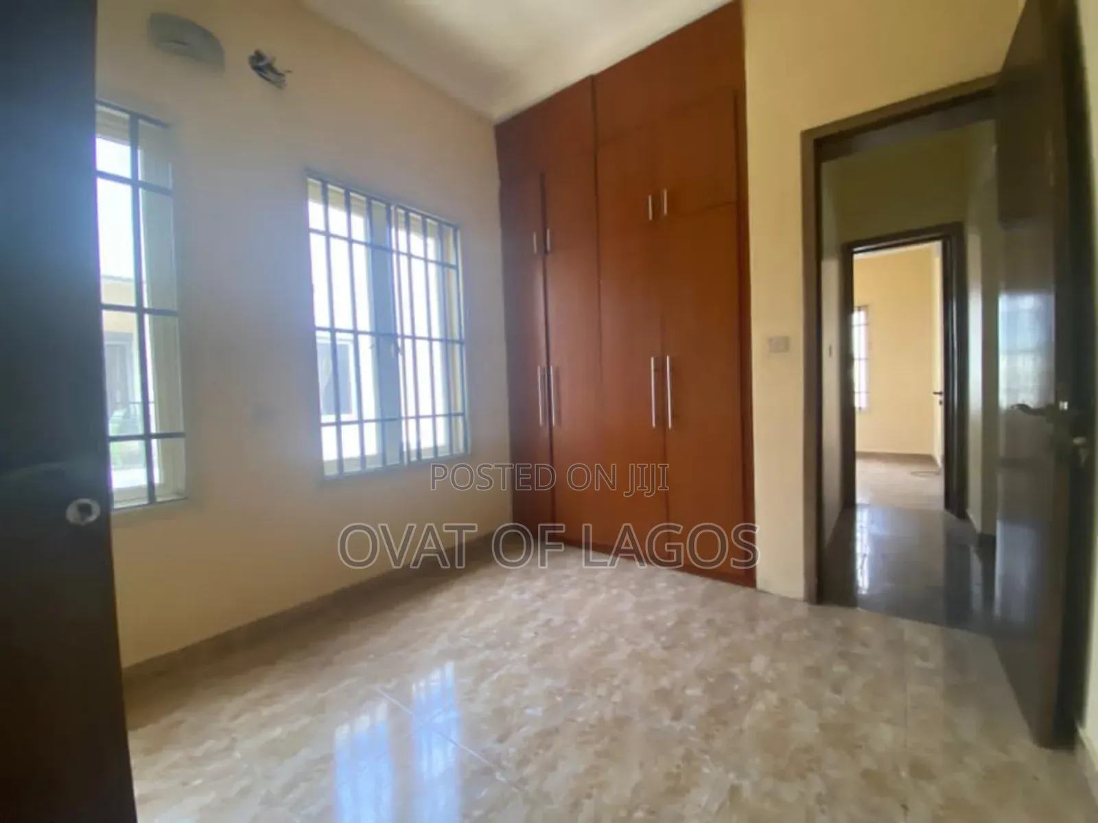 3bdrm Apartment in Chevron for rent