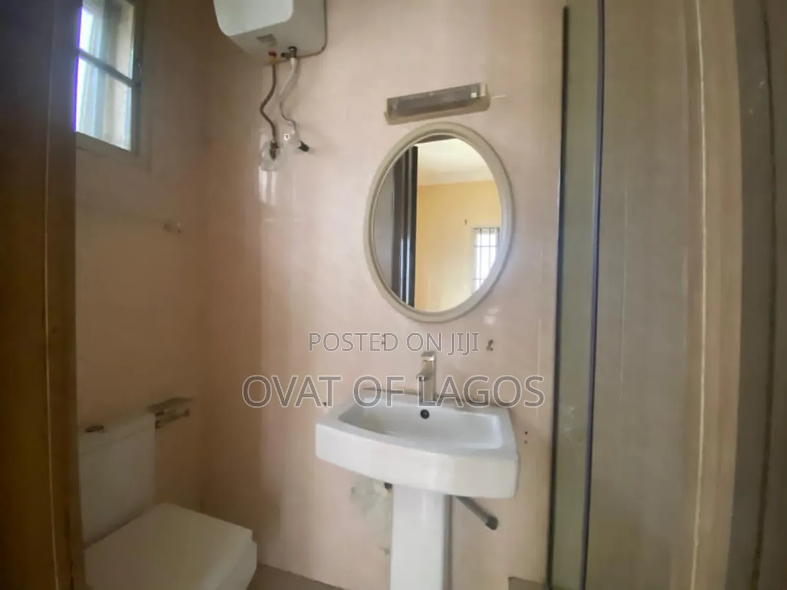 3bdrm Apartment in Chevron for rent