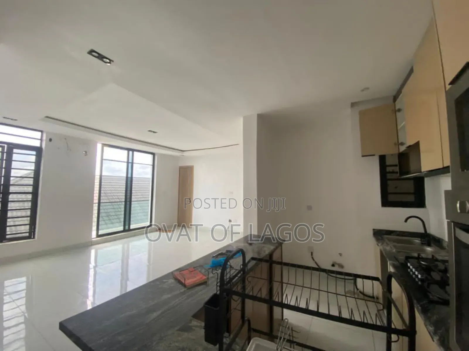 2bdrm Apartment in Chevron for rent