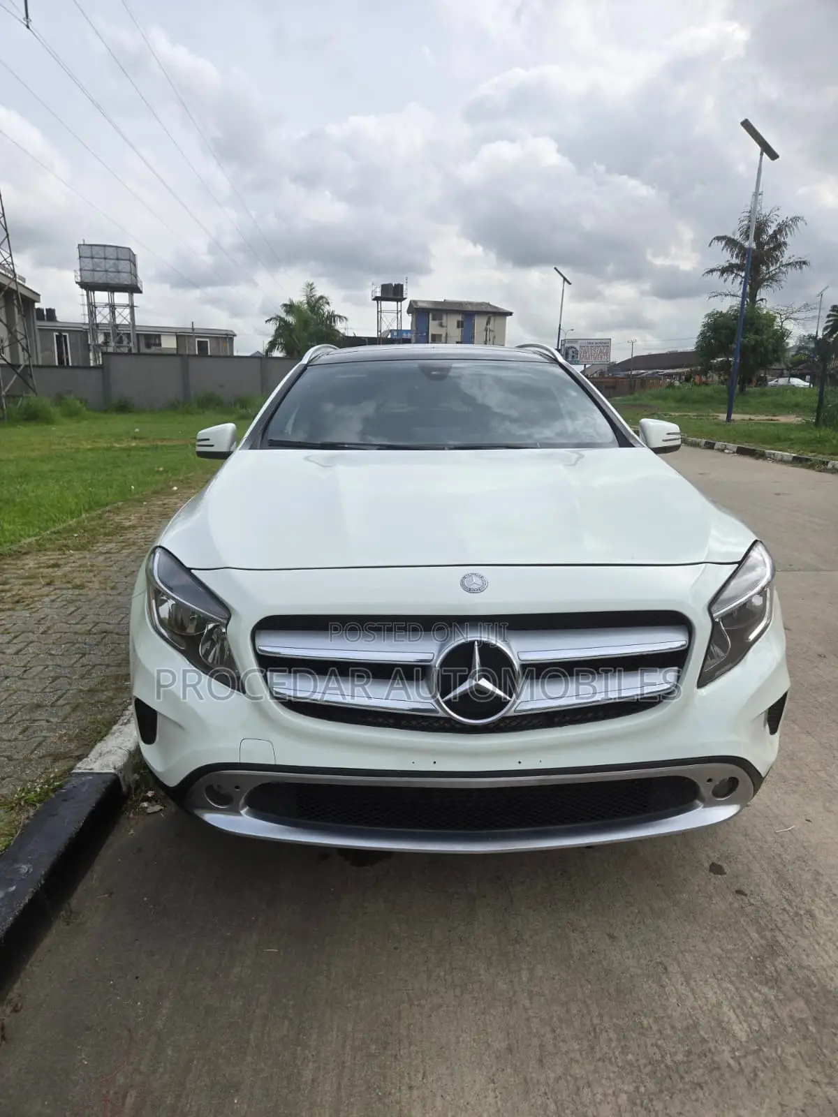 Mercedes-Benz GLA 250 2016 White