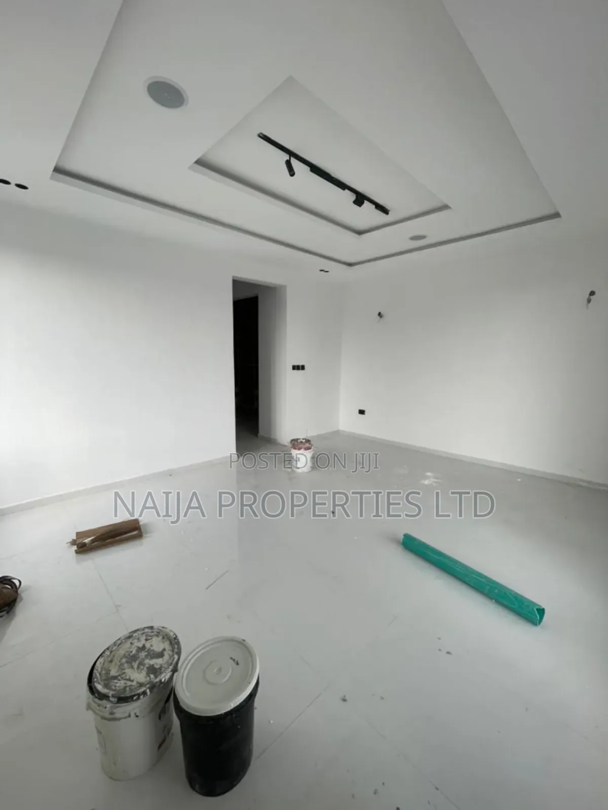 5bdrm Duplex in Cowrie Creek Estate, Ikate for rent