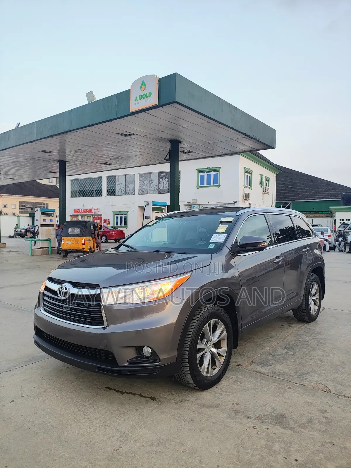 Toyota Highlander XLE 4dr SUV AWD (3.5L 6cyl 6A) 2015 Gray