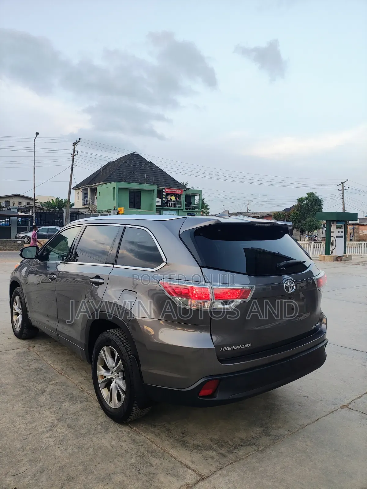 Toyota Highlander XLE 4dr SUV AWD (3.5L 6cyl 6A) 2015 Gray
